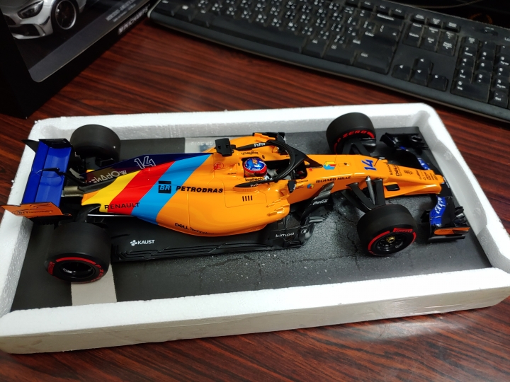 [開箱]MINICHAMPS 1/18 McLaren MCL33 F.ALONSO L.E. 518 pcs.