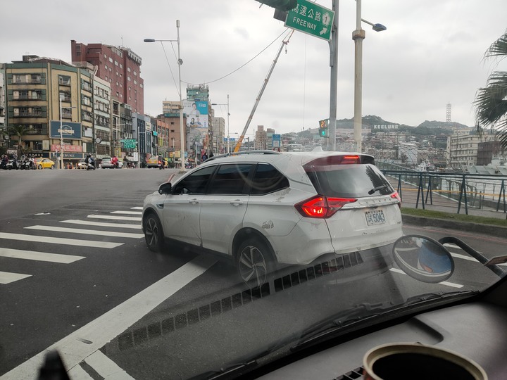 URX沒有貼紙的測試車？