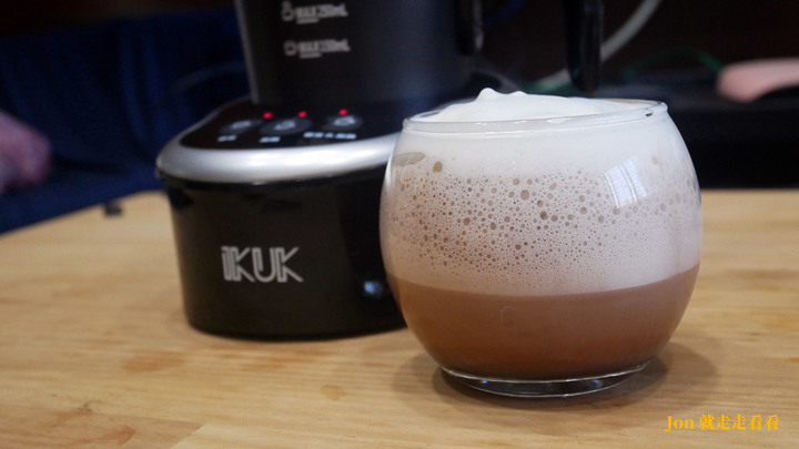 【ikuk 分離式電動奶泡器】(IK-MF0800)，奶泡、奶蓋想喝隨時上桌
