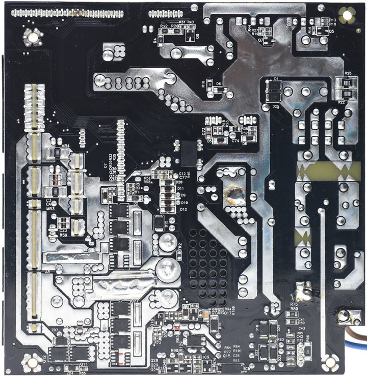 Fractal Design ION+ 660P全模組化白金電源開箱