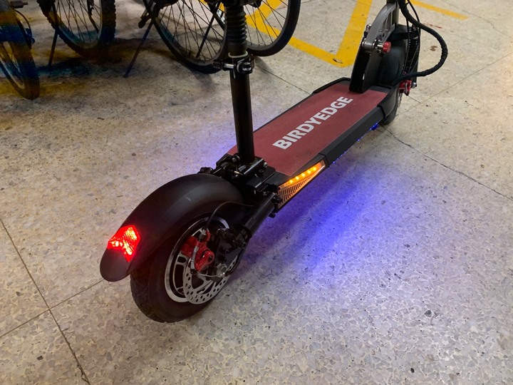 店員開箱! 電動滑板車! BIRDYEDGE G5分享 !