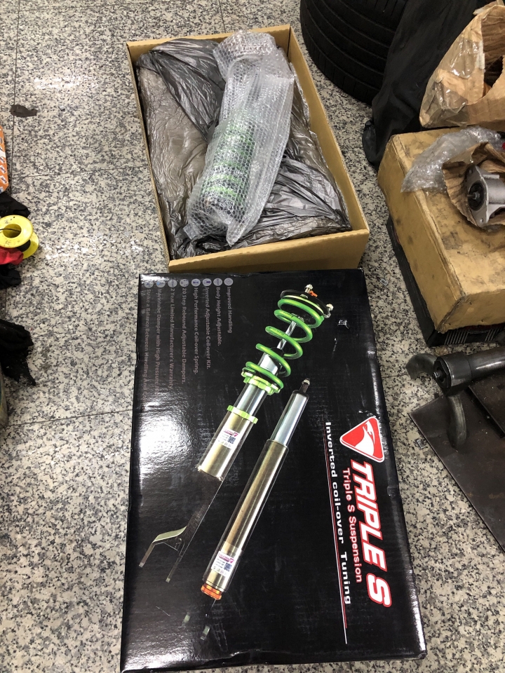 油電Q50s Triple S避震器開箱文