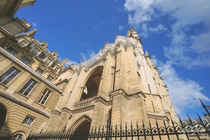 （遊記）法國｜巴黎的珠寶盒｜聖禮拜堂(La Sainte Chapelle)｜美到令人讚嘆的彩繪玻璃花窗｜自助旅行