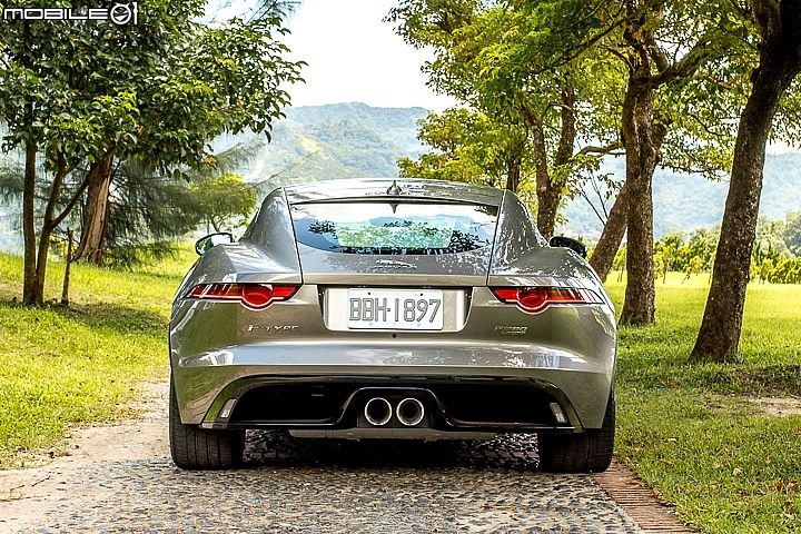 Jaguar F-TYPE 3.0L AWD R-Dynamic 試駕 動靜優雅迷人的美型跑車