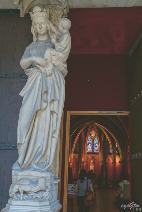 點我看大圖 (遊記)法國|巴黎的珠寶盒|聖禮拜堂(La Sainte Chapelle)|美到令人讚嘆的彩繪玻璃花窗|自助旅行