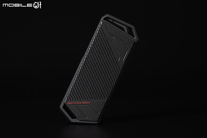 ROG Strix Arion SSD 固態硬碟外接盒 豈止於潮流！