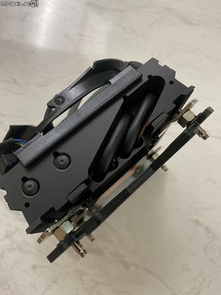 [開箱] 快睿 C7 完全版 C7G 石墨稀 ROG STRIX X570 I GAMING 開箱