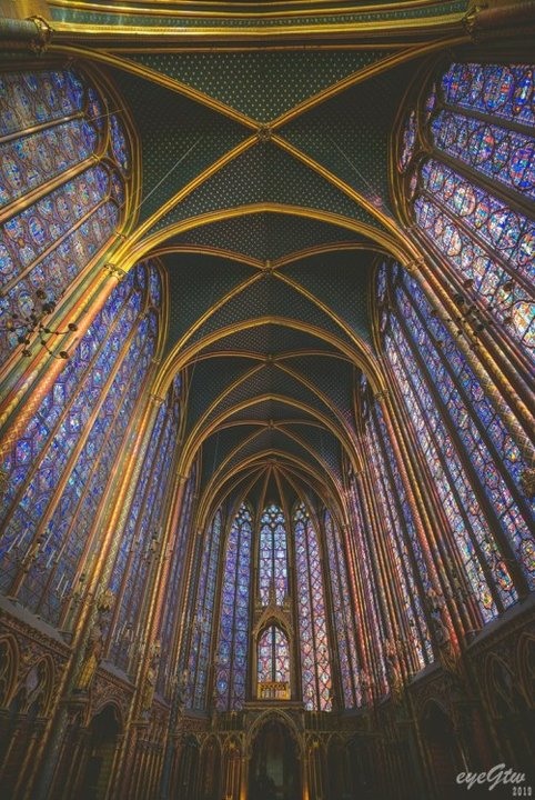 點我看大圖 (遊記)法國|巴黎的珠寶盒|聖禮拜堂(La Sainte Chapelle)|美到令人讚嘆的彩繪玻璃花窗|自助旅行