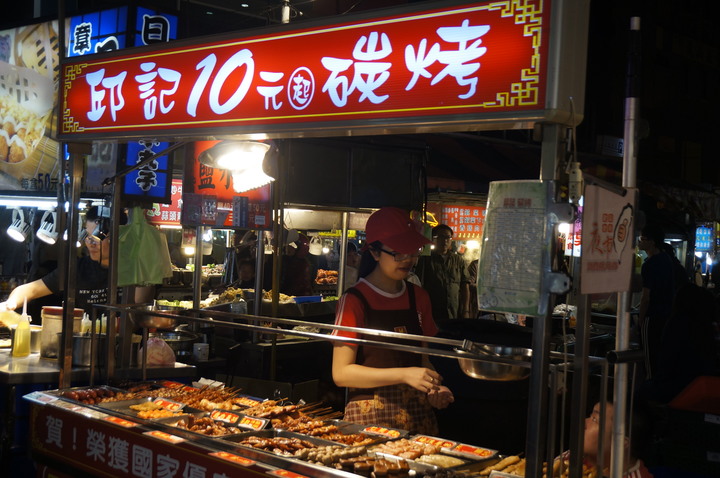〔美食新語〕艋舺夜市10元美食傳奇