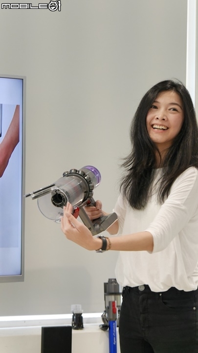 擁有 Dyson V11 讓你變身家事達人_ Mobile01 高雄場