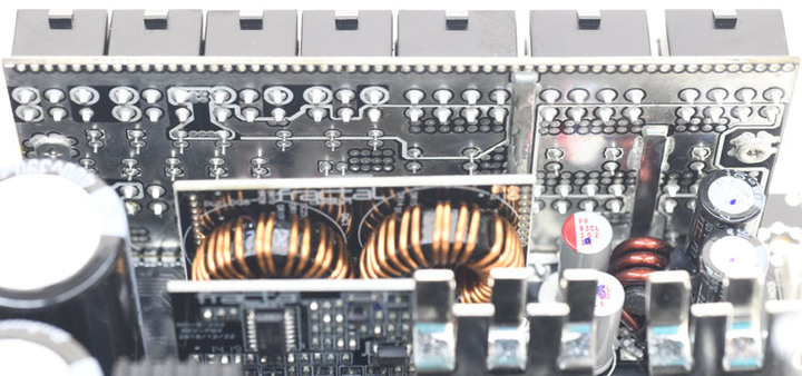 Fractal Design ION+ 660P全模組化白金電源開箱