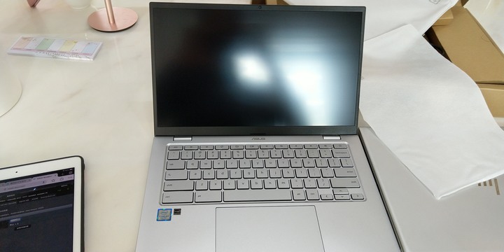 Asus chromebook C425T 開箱