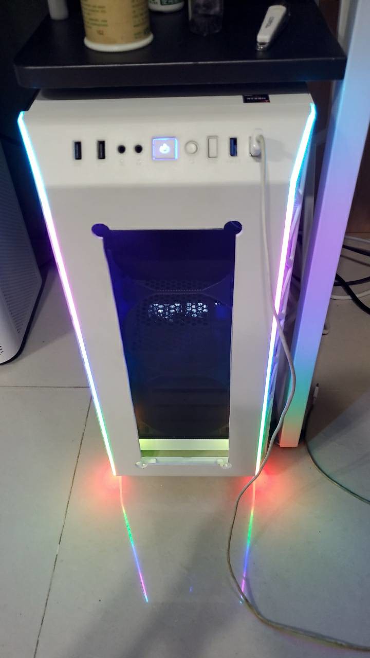 浪費錢的我，把機殼前面板割了溫度降10度