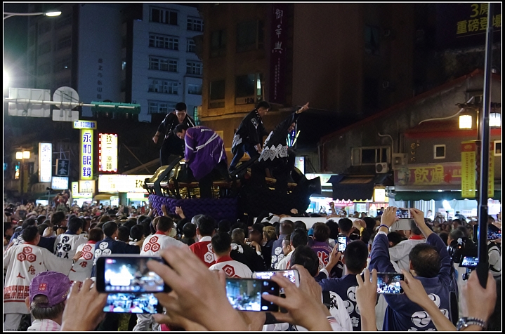 撞神轎