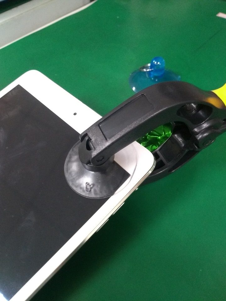 ipad mini2 因白條紋 換電池跟螢幕
