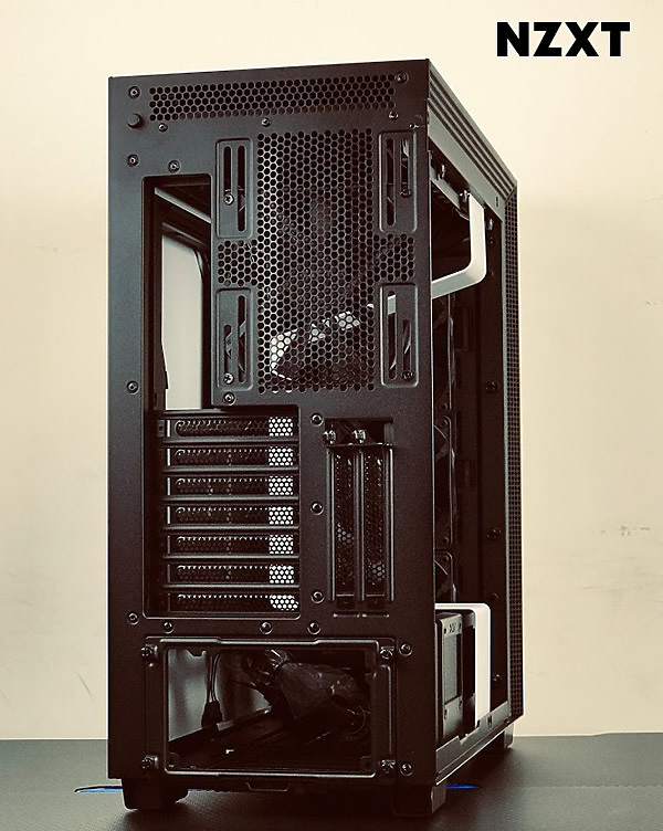 NZXT H710i幹「大」事,美型機殼也搞數位控制!