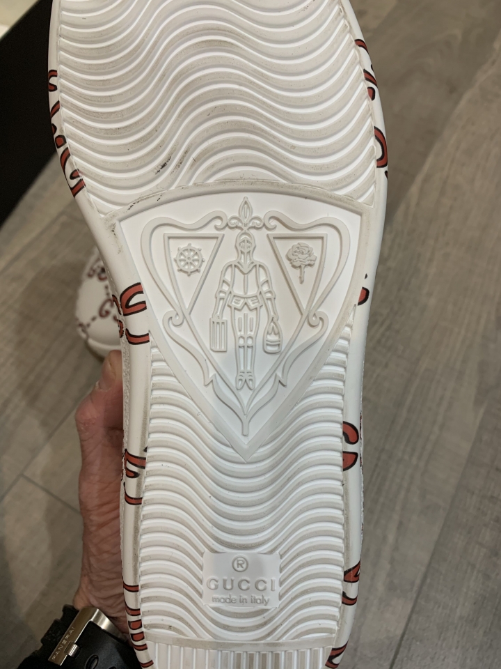 「開箱」GUCCI GG花紋小白鞋 + GUCCI logo 運動褲