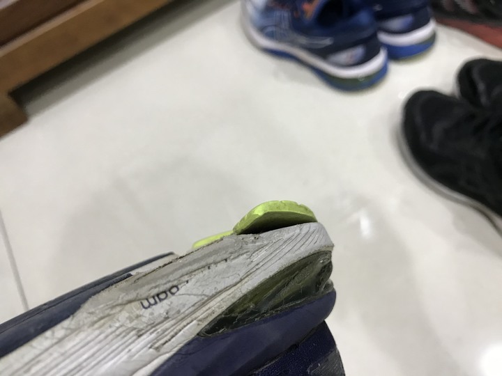 買 亞瑟士 ? 看看我的遭遇!