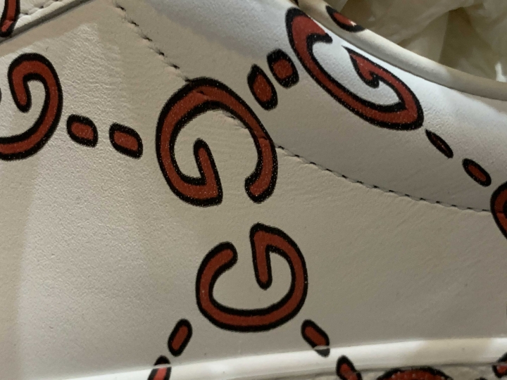 「開箱」GUCCI GG花紋小白鞋 + GUCCI logo 運動褲