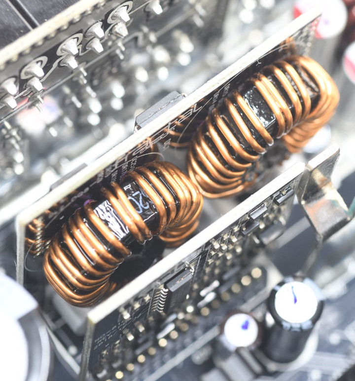 Fractal Design ION+ 660P全模組化白金電源開箱