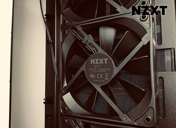 NZXT H710i幹「大」事,美型機殼也搞數位控制!