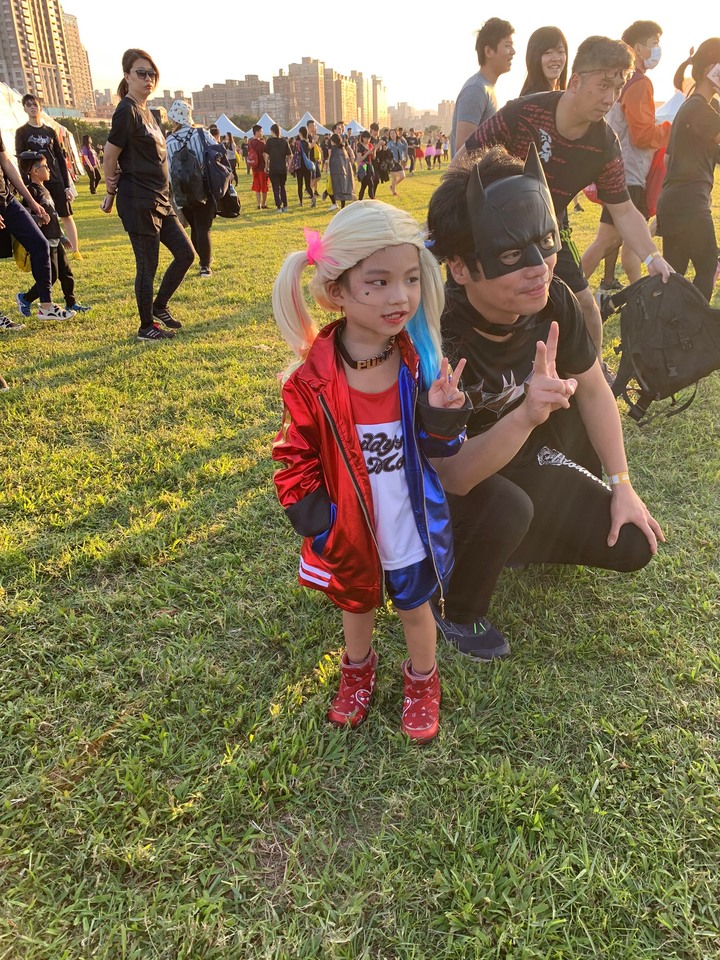 夜晚降臨正義來襲!超好玩的蝙蝠俠夜跑!