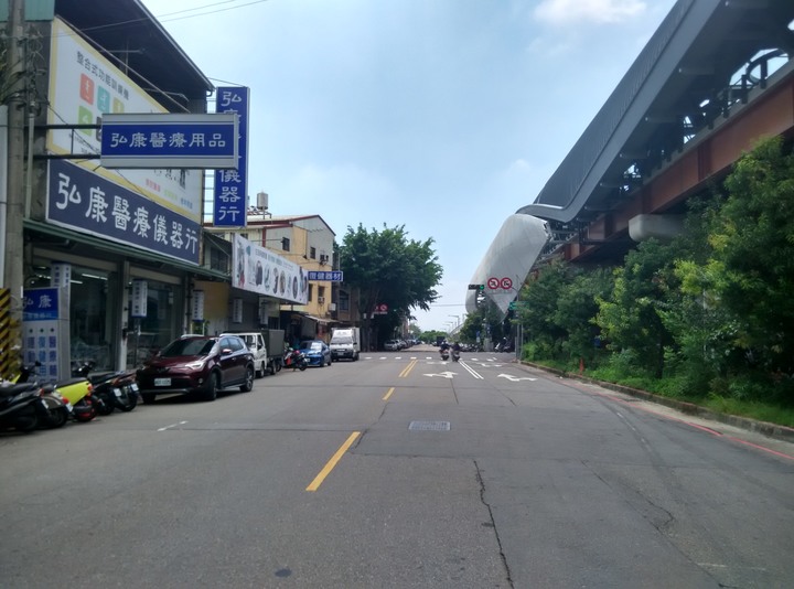 未依規定兩段式左轉,申訴失敗(待轉指示牌被樹擋住,兩線道,內線未禁行機車)