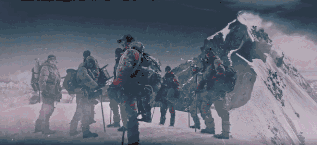 《攀登者》:珠峰在下,信仰在上