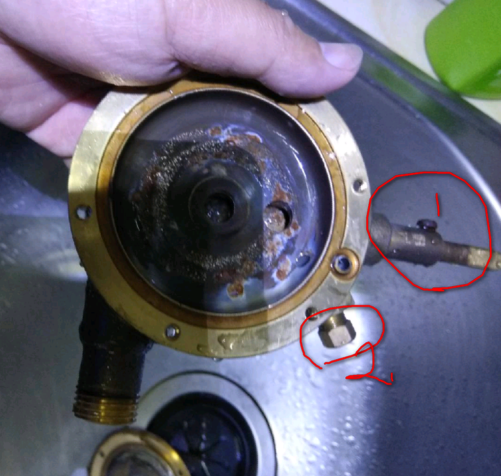 熱水器水盤皮沒破oring漏水?