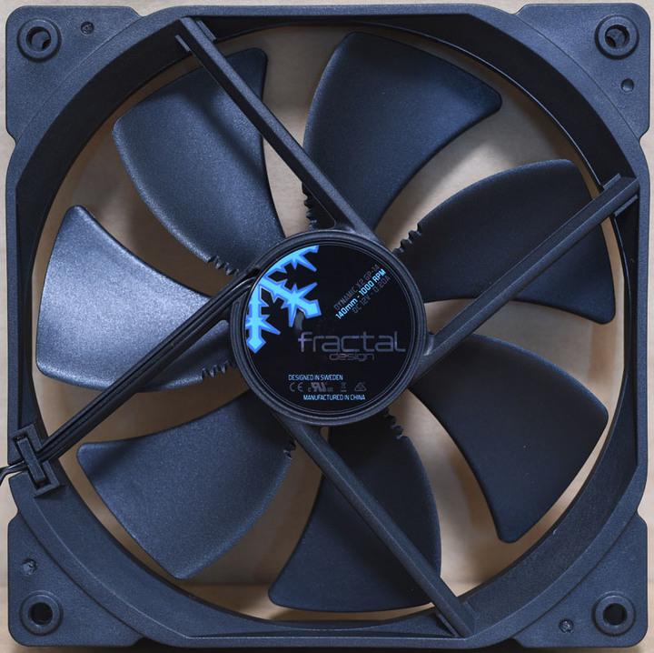 瑞典Fractal Design Define R6 USB-C透側版機殼開箱