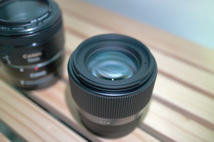 【開箱】 56mm F1.4 DC DN for EF-M