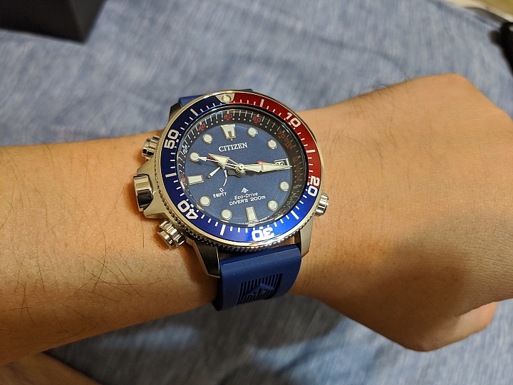 點我看大圖 <開箱>CITIZEN BN2038-01L 藍紅圈