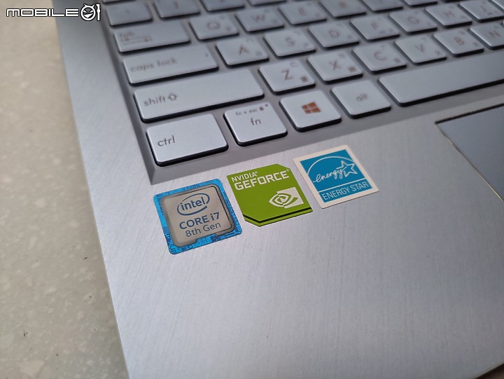 ZenBook UX392 97%高螢幕佔比輕薄筆電使用心得分享