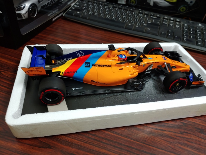 [開箱]MINICHAMPS 1/18 McLaren MCL33 F.ALONSO L.E. 518 pcs.