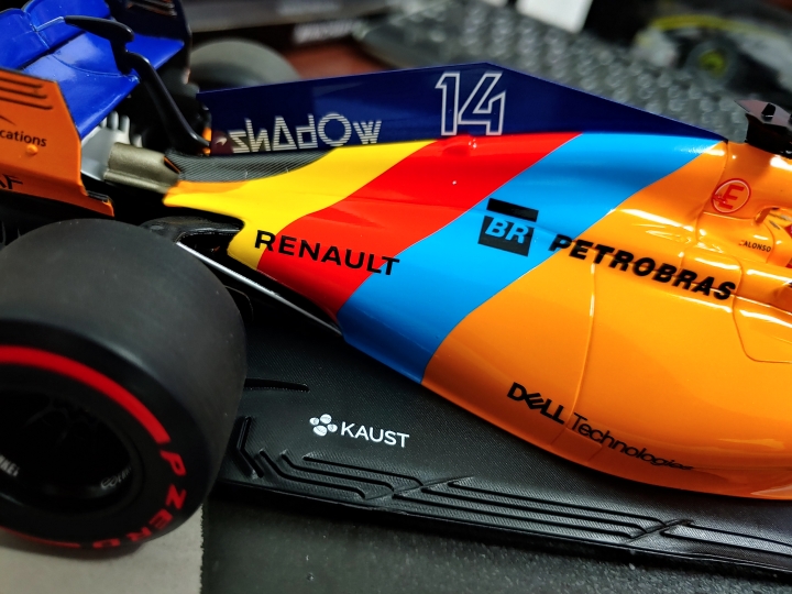 [開箱]MINICHAMPS 1/18 McLaren MCL33 F.ALONSO L.E. 518 pcs.