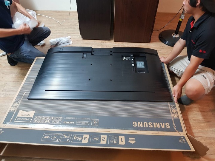 [開箱]三星UA55RU7400WXZW~從42吋躍升55吋的爽度~~