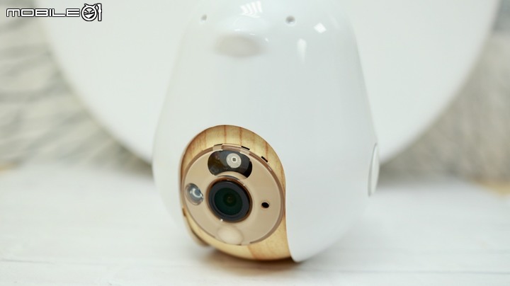 Cubo 嬰兒監視器，用 iPhone 就可以在辦公室看看兒子是最大的幸福。