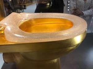 當人生需要 鑽石黃金馬桶 來襯托品味的時候…
