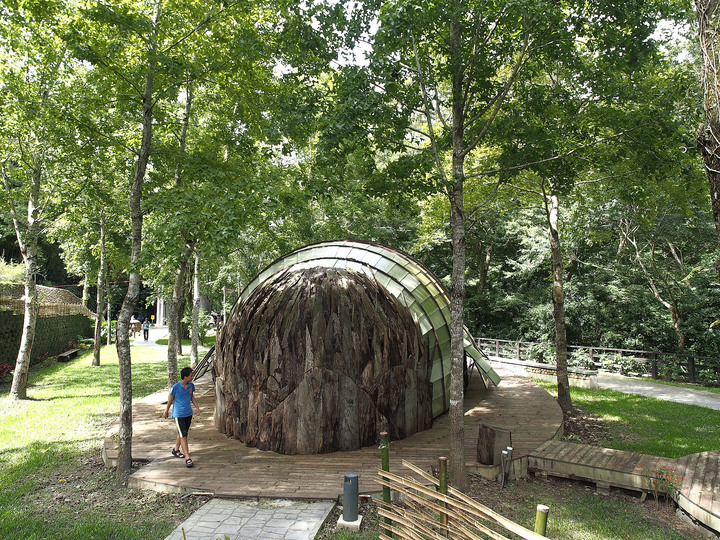 新竹 五峰 清泉一號吊橋與藝術之森 — 重生後的最資深吊橋,深山林內的藝術園區