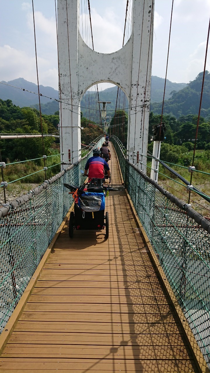 安安爸的拖車日記-史上最大拖車團環日月潭花火節