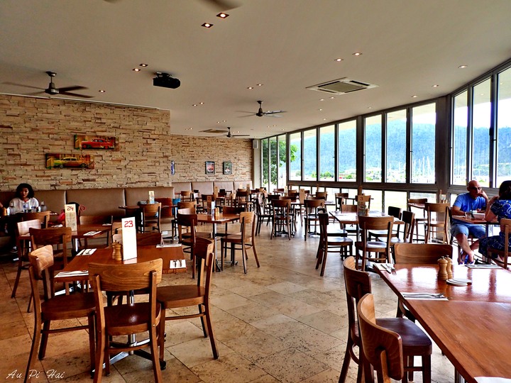 【Airlie Beach 艾爾利海灘】Lagoon~Cafe one 3吃早餐~Fish D\x27vine大啖海鮮~賽馬賽狗不稀奇,賽蟾蜍見過沒?
