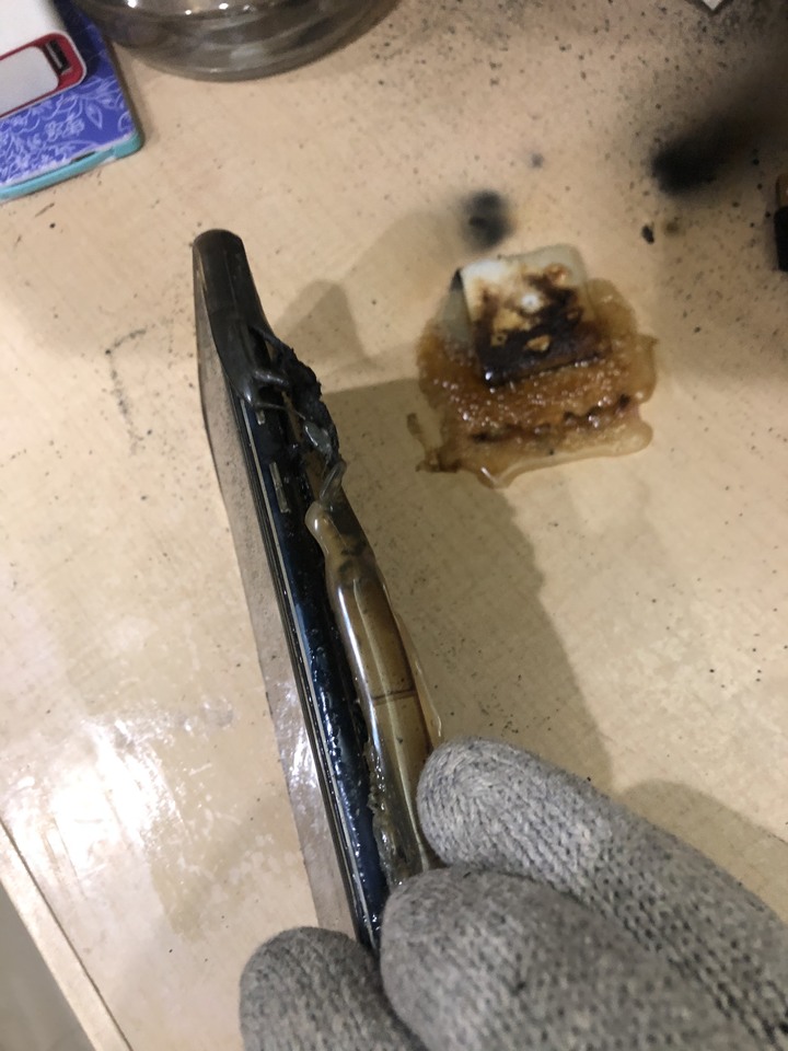我的華碩552kl在沒充電狀況下在桌上爆了