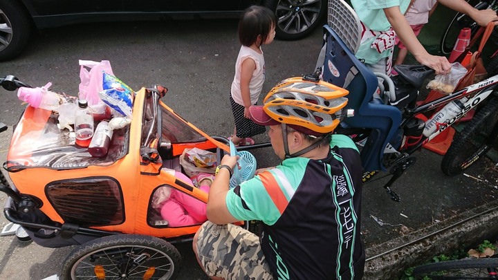 安安爸的拖車日記-史上最大拖車團環日月潭花火節