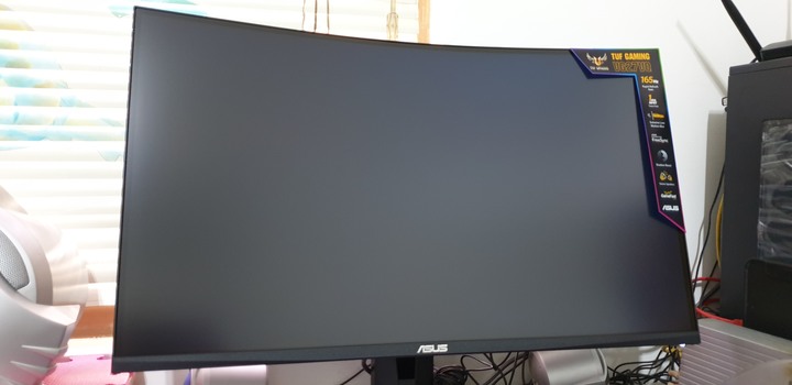 【不專業開箱】ASUS TUF GAMING VG27VQ 曲面電競螢幕