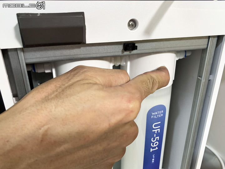 時尚居家~日日喝好水 - 賀眾牌 UV-6702EW-1 超效瞬淨冷熱飲水機 安裝開箱&使用分享