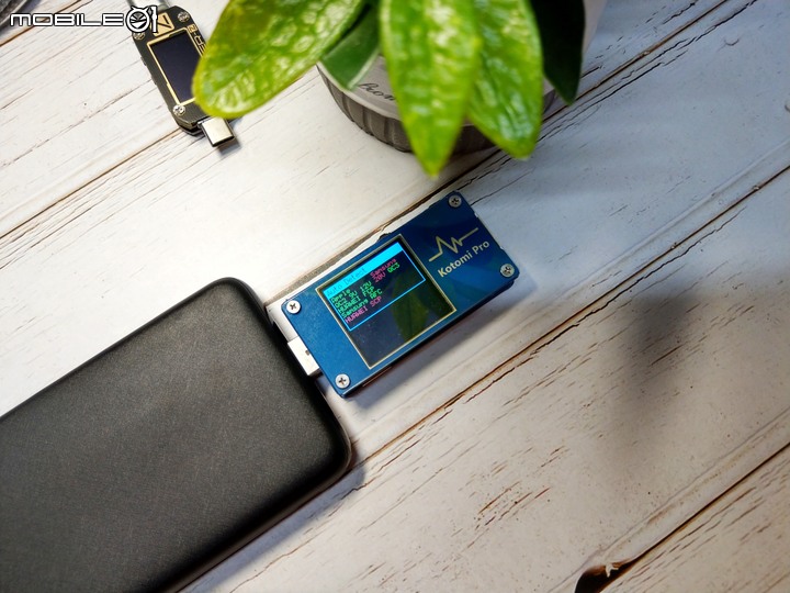 支援 IPHONE 11 PD 充電器 & 行動電源開箱