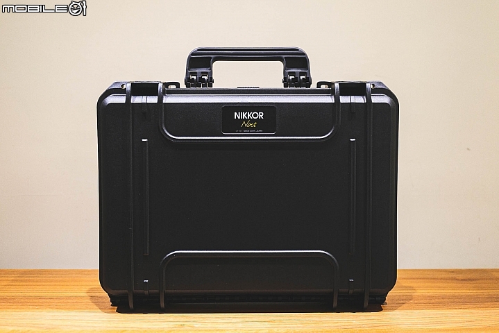 Z-Mount 神鏡「Nikkor Z 58mm f/0.95 S Noct」人像實拍 + 動手玩!