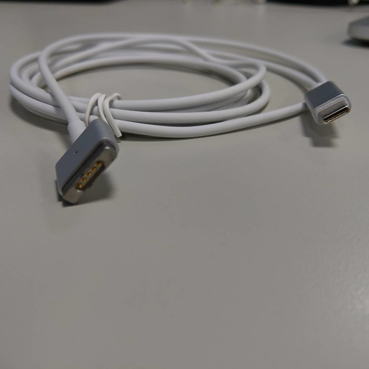點我看大圖 Macbook 充電器分享