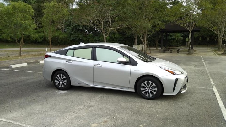 開箱PRIUS4.5