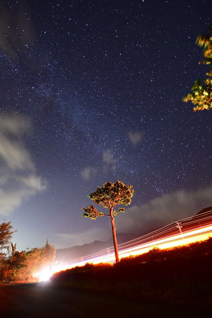 點我看大圖 Z7+Sigma 14mm F1.8冬天銀河在車城台一線旁